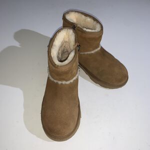 UGG Boots Kids Size 5 Brown Suede Shearling Lined Zip Ankle Winter 1120113K